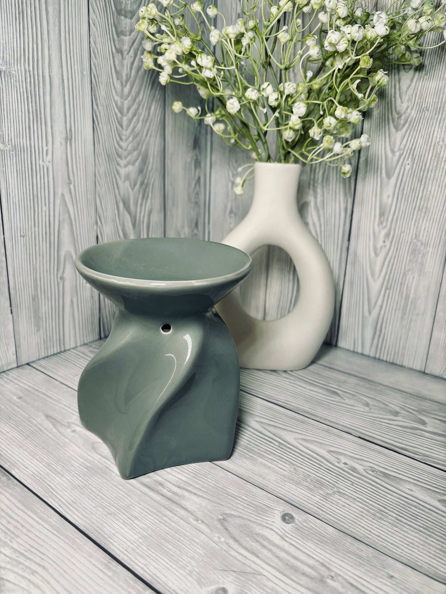 Lyon wax burner