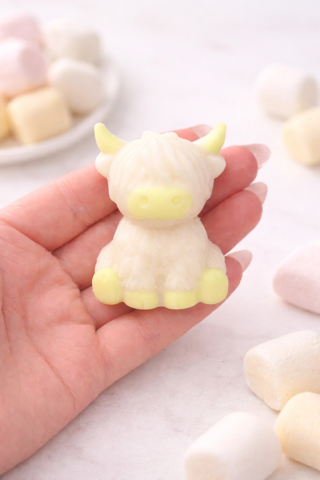 Marshmallow & Pineapple highland cow